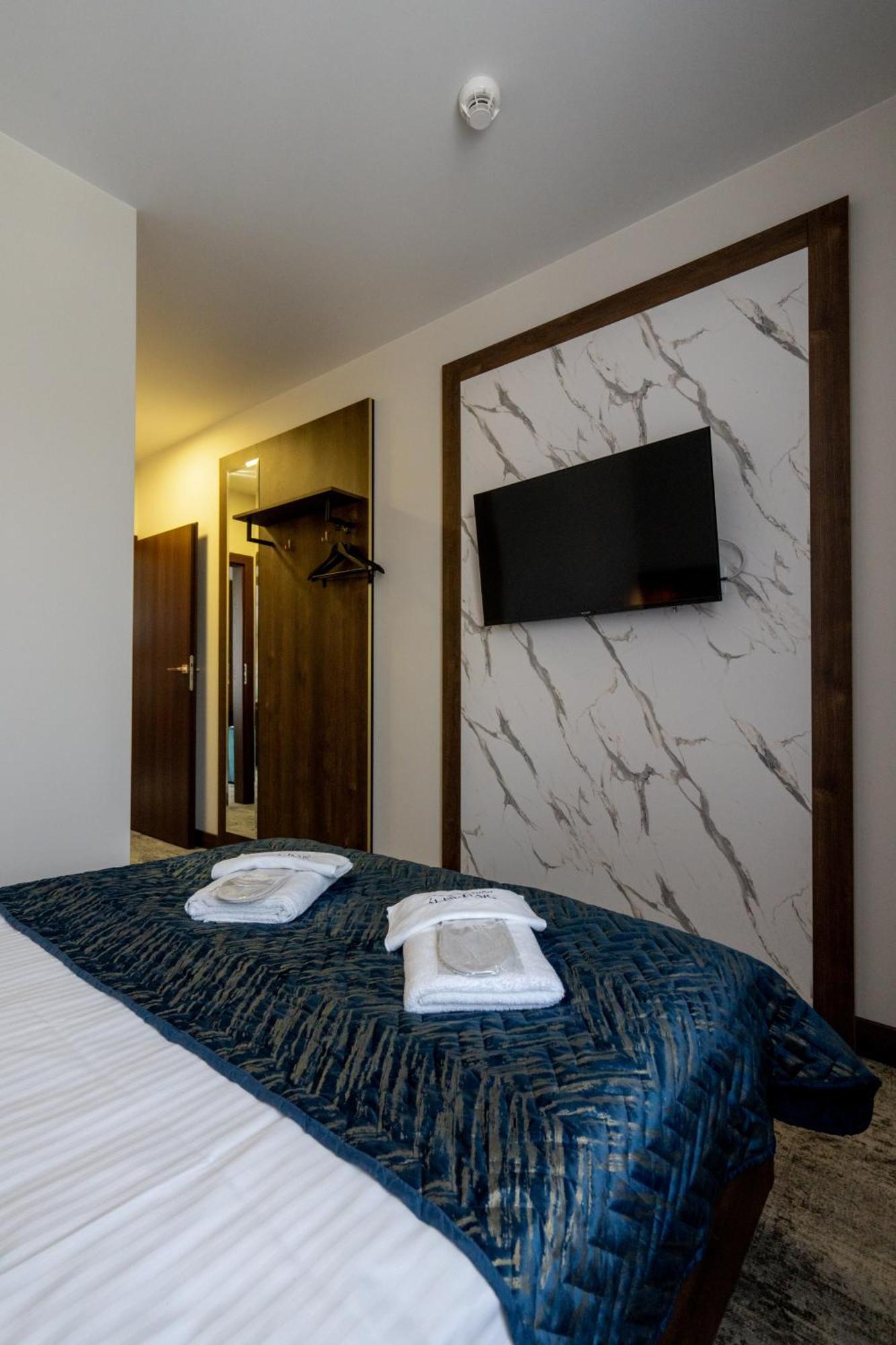 Bed and Breakfast Sleep&Fly Okecie Warsaw Airport Exterior foto
