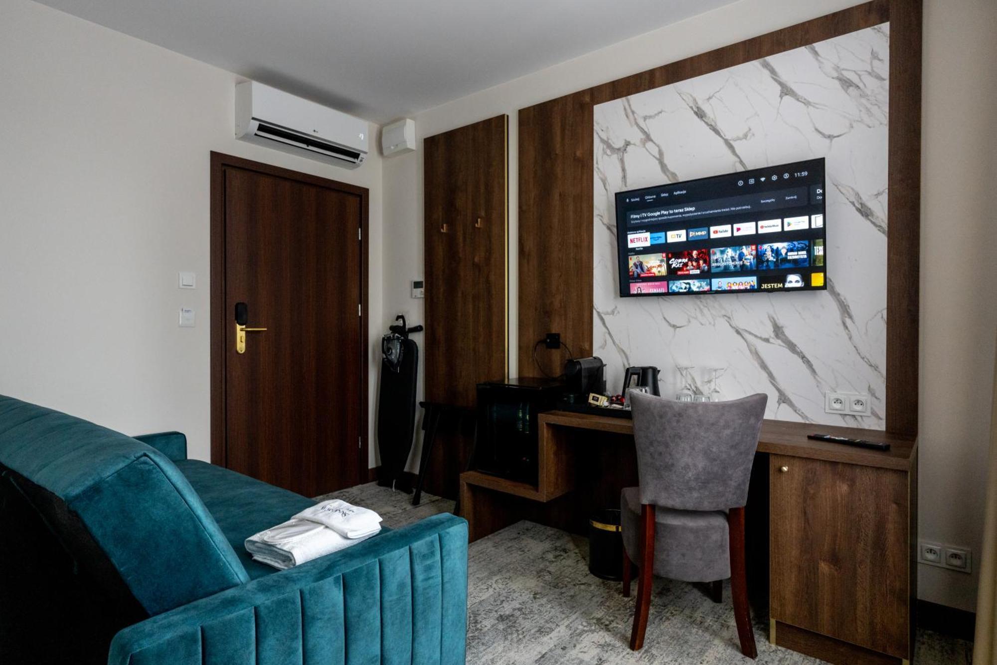 Bed and Breakfast Sleep&Fly Okecie Warsaw Airport Exterior foto