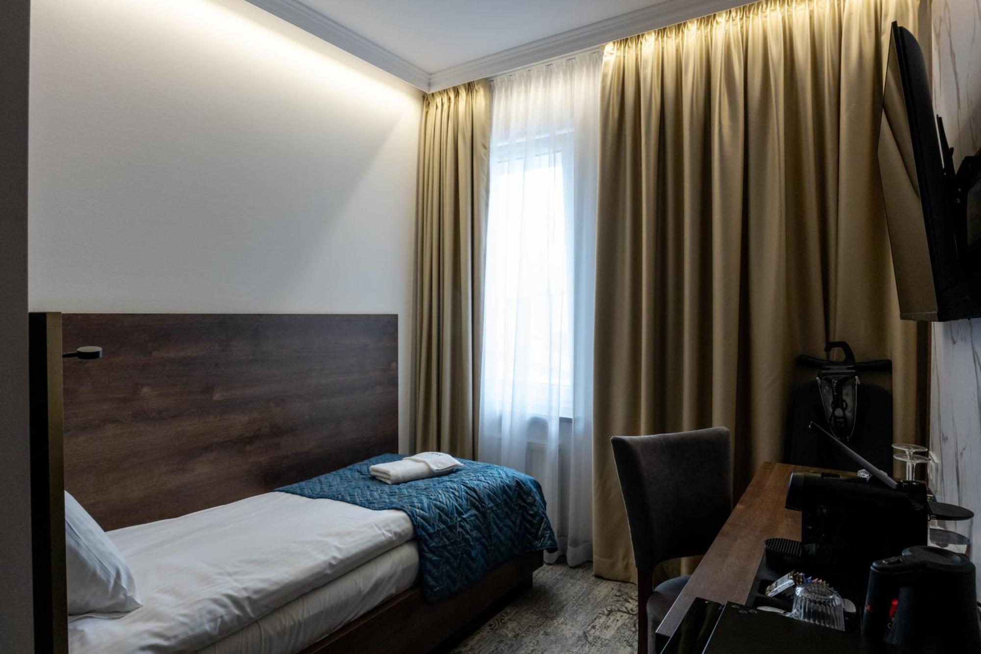 Bed and Breakfast Sleep&Fly Okecie Warsaw Airport Exterior foto